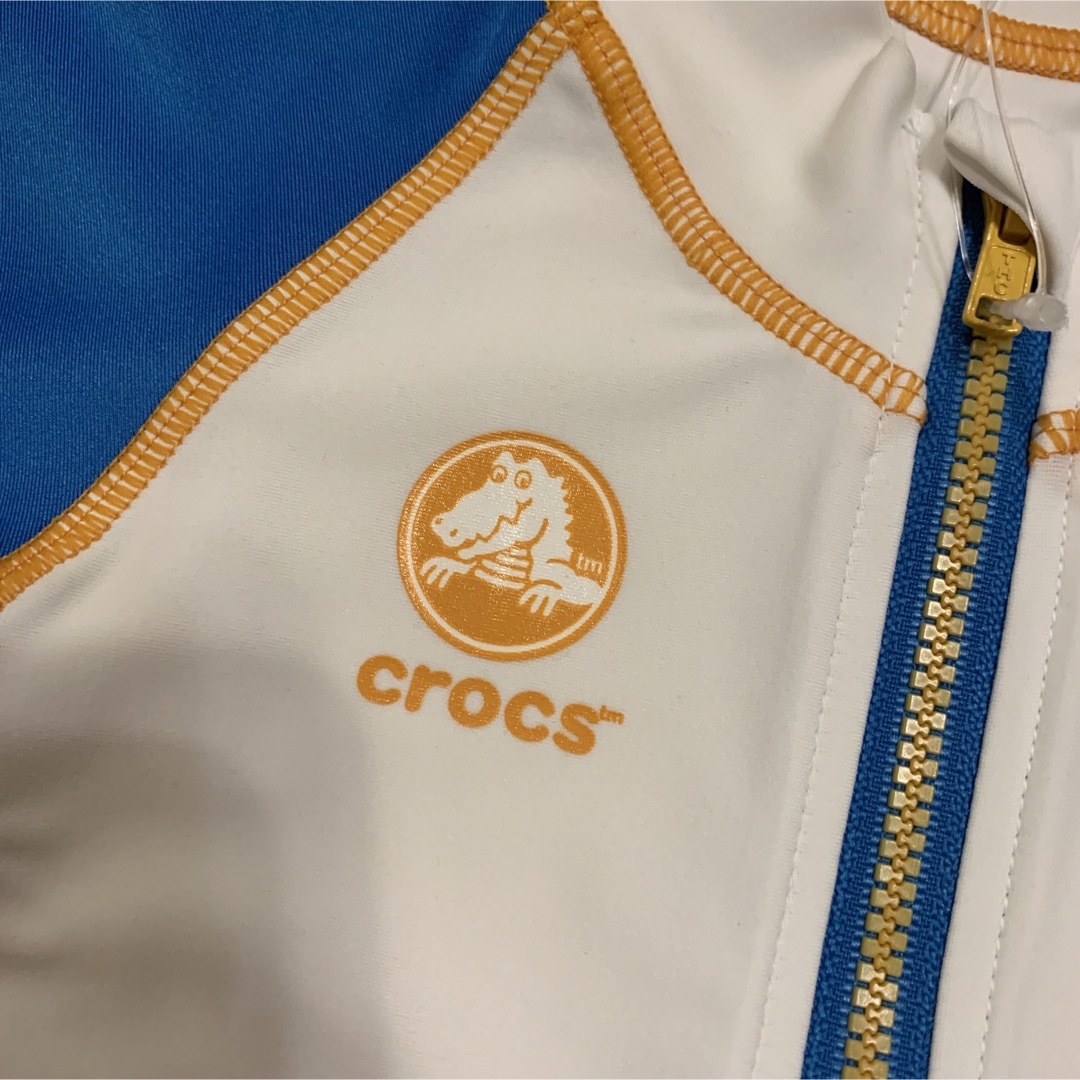 Branshes(ブランシェス)の⭐︎新品　クロックス　CROCS ラッシュガード　半袖　100 キッズ/ベビー/マタニティのキッズ服男の子用(90cm~)(水着)の商品写真