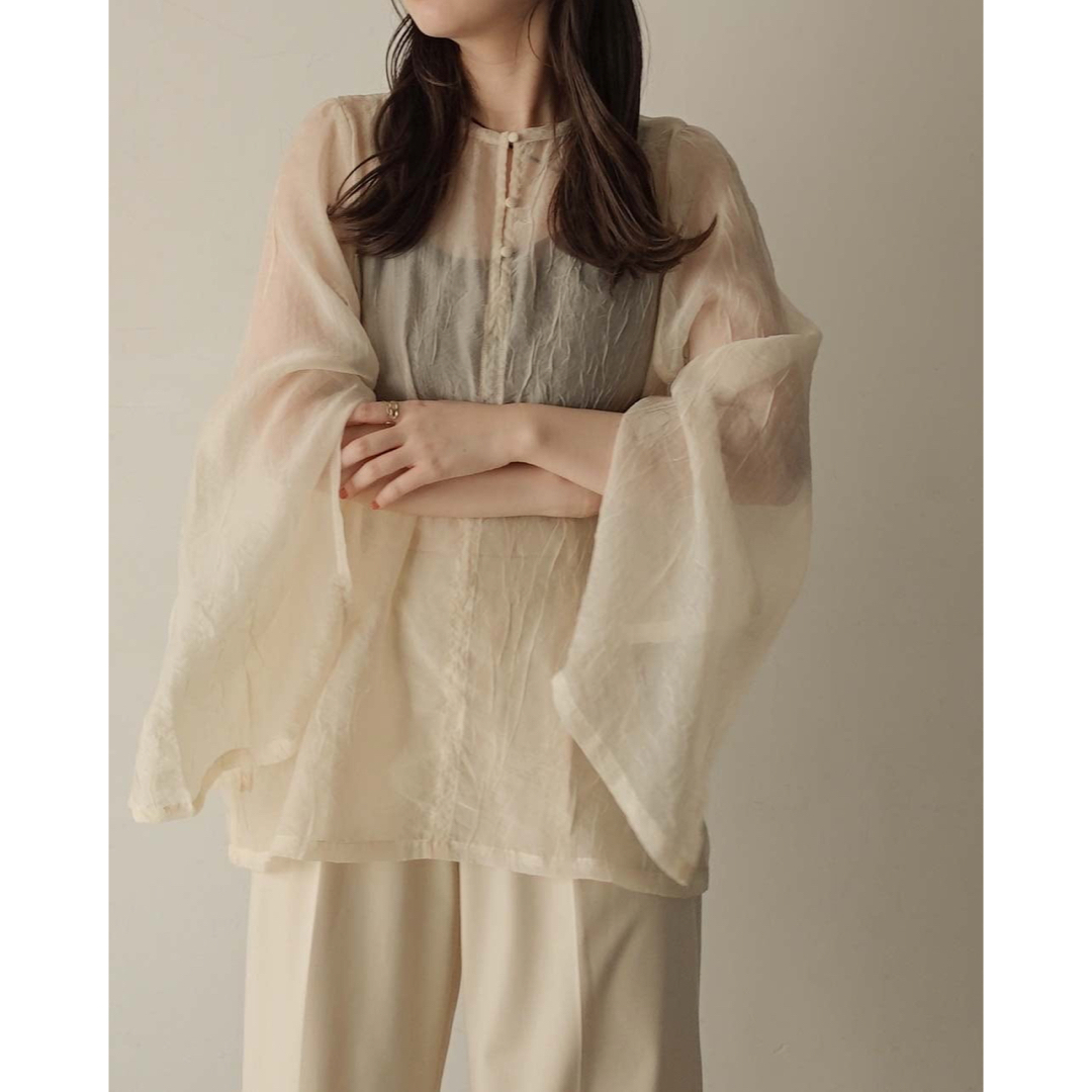 alumu.2way airy slit button blouse