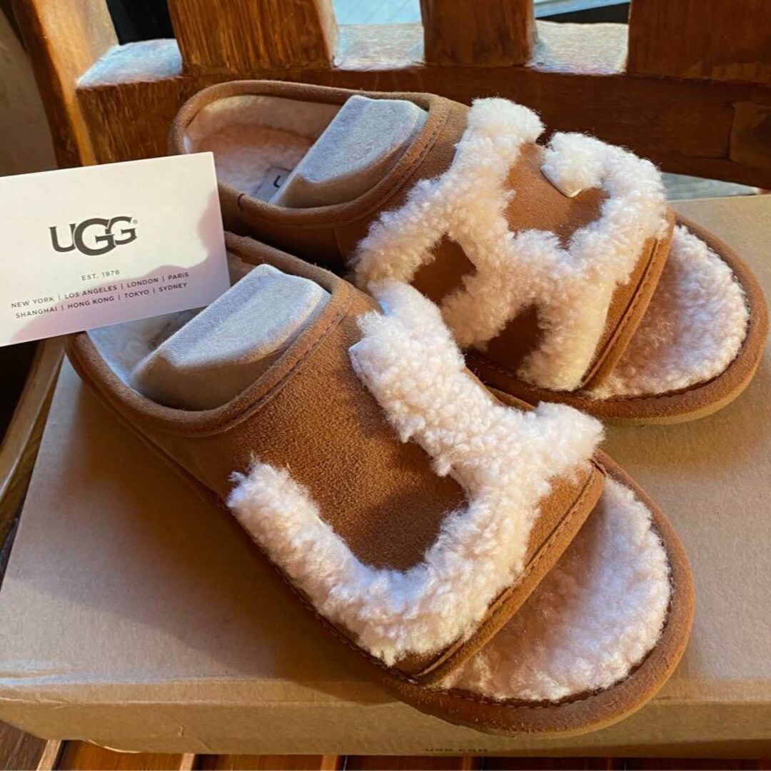 激レア✨新品✨22・22.5もOK✨UGG✨SLIDE✨でかロゴ ファーサンダル