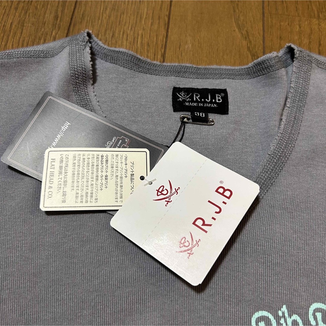 THE FLAT HEAD(フラットヘッド)の細身M相当！日本製R.J.B byフラットヘッド古着半袖VネックTシャツ グレー メンズのトップス(Tシャツ/カットソー(半袖/袖なし))の商品写真