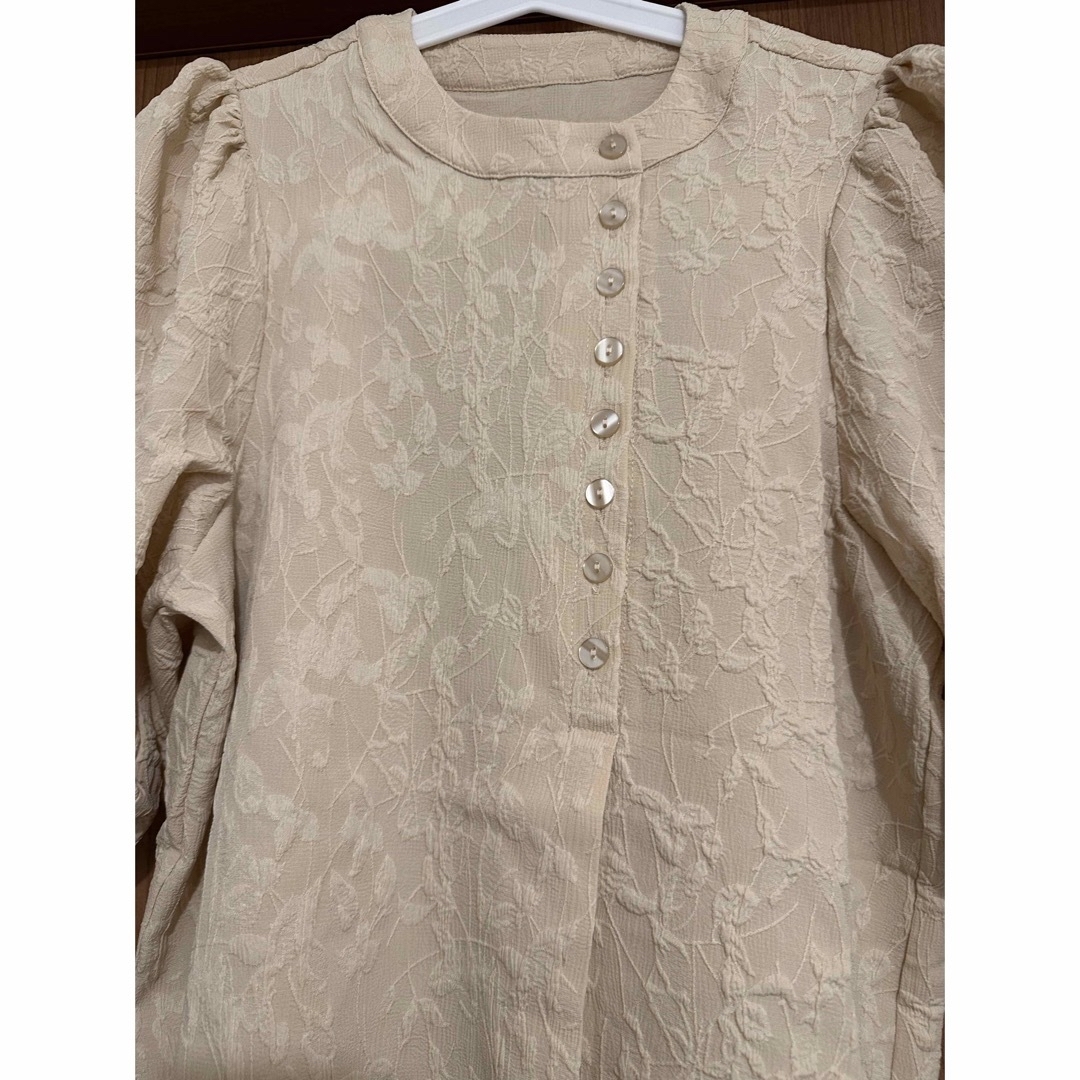 Eaphi volume sleeve jacquard blouse ベージュ