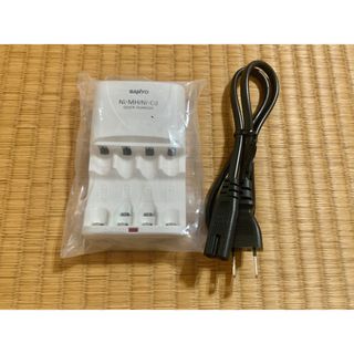 サンヨー(SANYO)の【SANYO】 単3 単4 急速充電器  サンヨー  新品　三洋　2個(バッテリー/充電器)