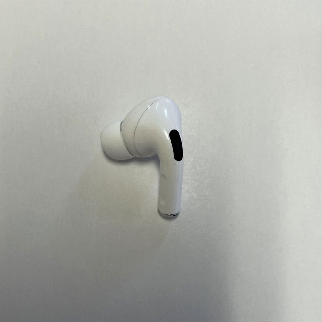 Apple(アップル)のApple Airpods pro 第1世代 左耳 国内正規品 MWP22J/A スマホ/家電/カメラのオーディオ機器(ヘッドフォン/イヤフォン)の商品写真