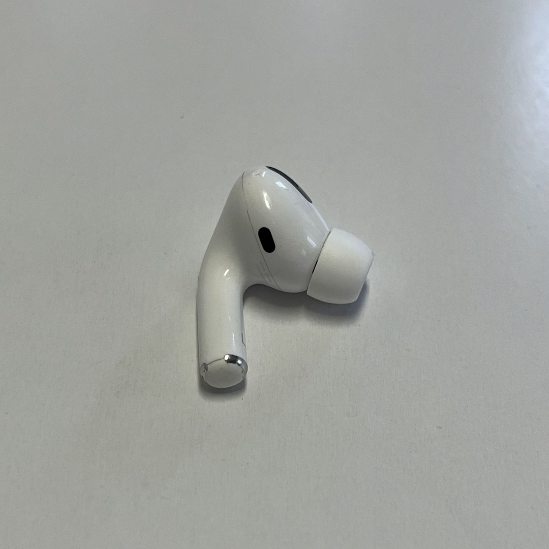 Apple(アップル)のApple Airpods pro 第1世代 左耳 国内正規品 MWP22J/A スマホ/家電/カメラのオーディオ機器(ヘッドフォン/イヤフォン)の商品写真