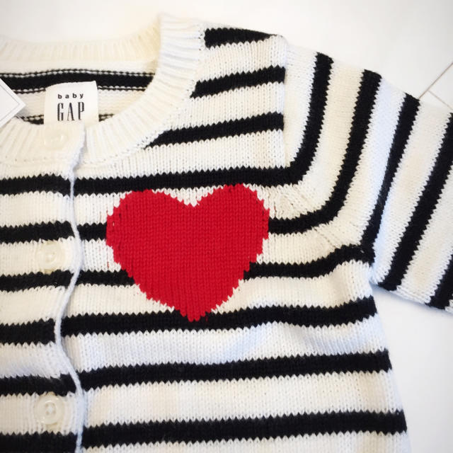 babyGAP(ベビーギャップ)の新品・size 90♡ボーダー♡ハートカーディガン❁baby gap キッズ/ベビー/マタニティのキッズ服女の子用(90cm~)(カーディガン)の商品写真