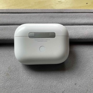 アップル(Apple)のApple  AirPods Pro イヤホン　充電器のみです(ヘッドフォン/イヤフォン)