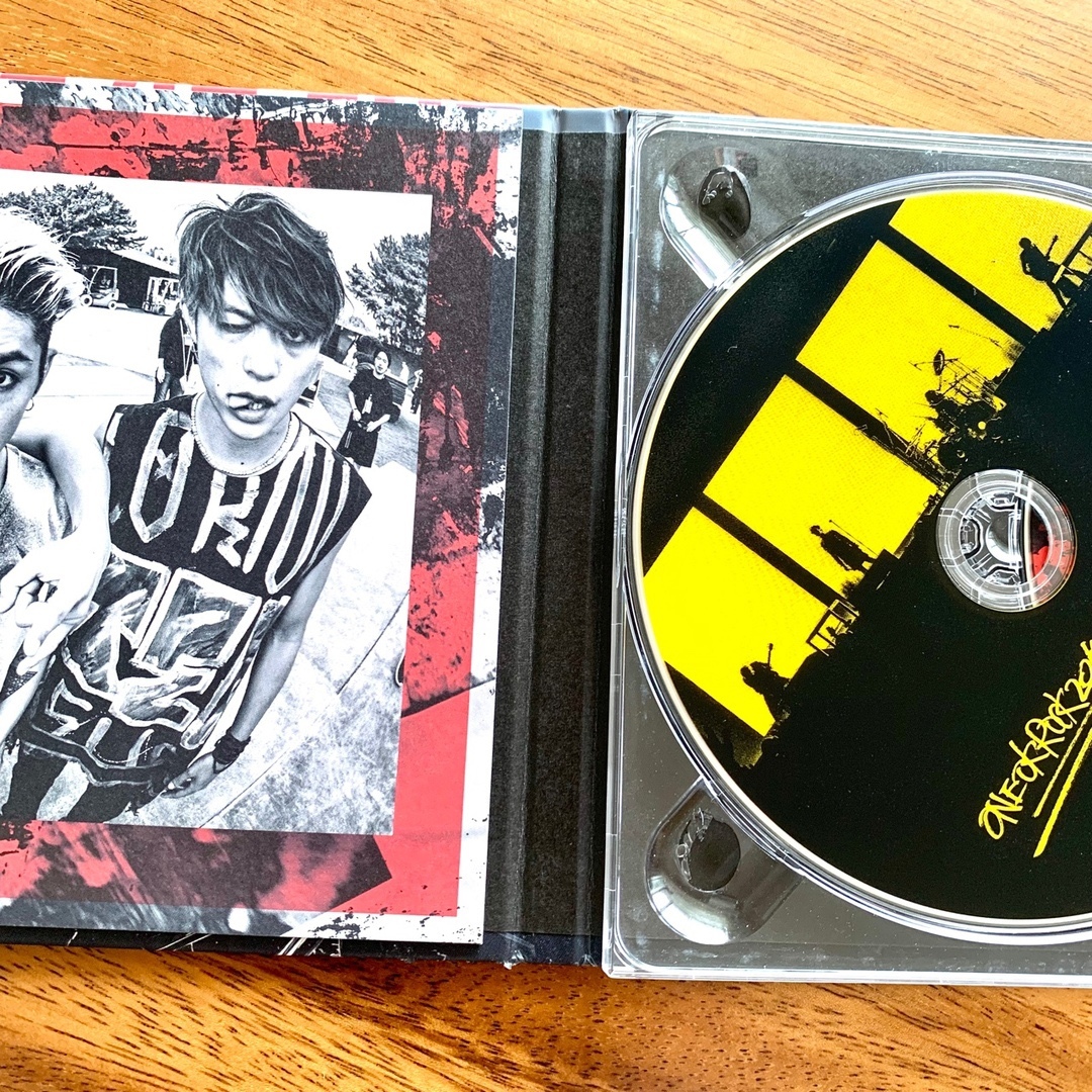 ONE OK ROCK(ワンオクロック)のや　様専用　DVD3セット エンタメ/ホビーのDVD/ブルーレイ(ミュージック)の商品写真