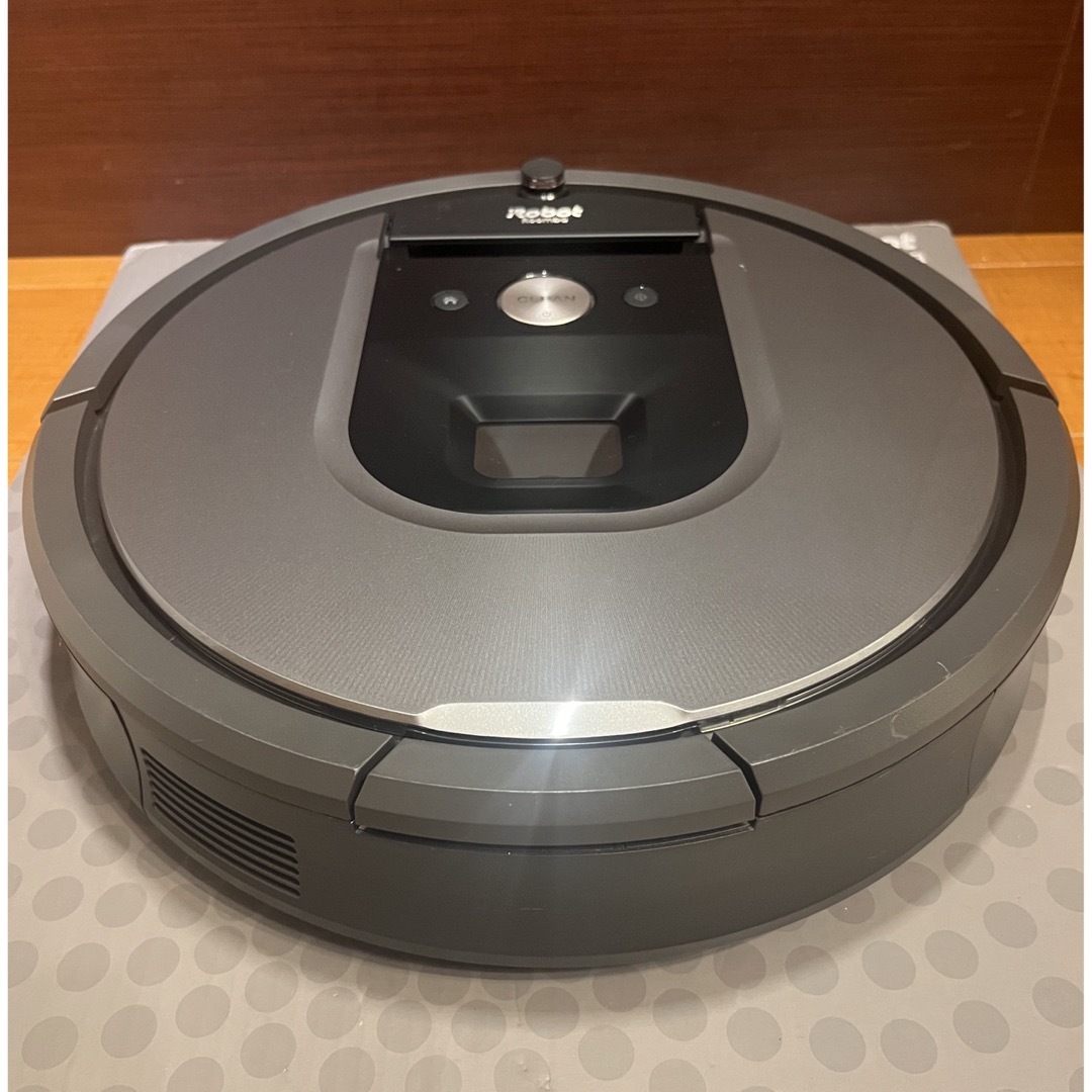 iRobot(アイロボット)の24時間以内・送料無料・匿名配送　iRobotルンバ960 ロボット掃除機　節約 スマホ/家電/カメラの生活家電(掃除機)の商品写真