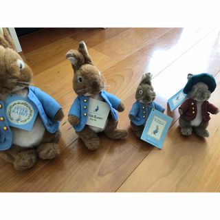 ピーターラビット(PETER RABBIT（TM）)の新品ピーターラビット★4体セット(キャラクターグッズ)