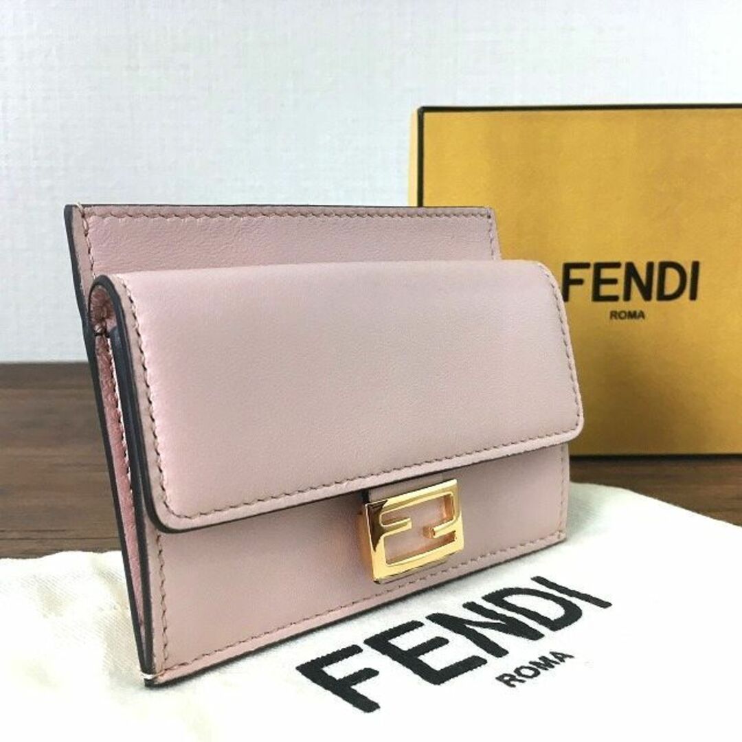 【美品】FENDI フェンディ エフイズ コンパクト ブラック ピンク