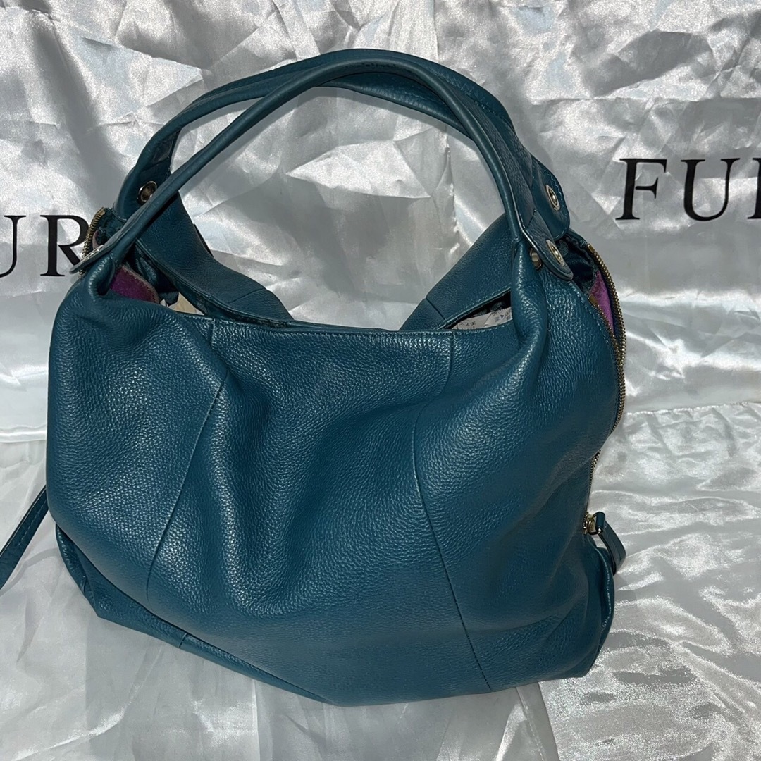 美品。FURLA　フルラ　オールレザー　ショルダートートバッグ