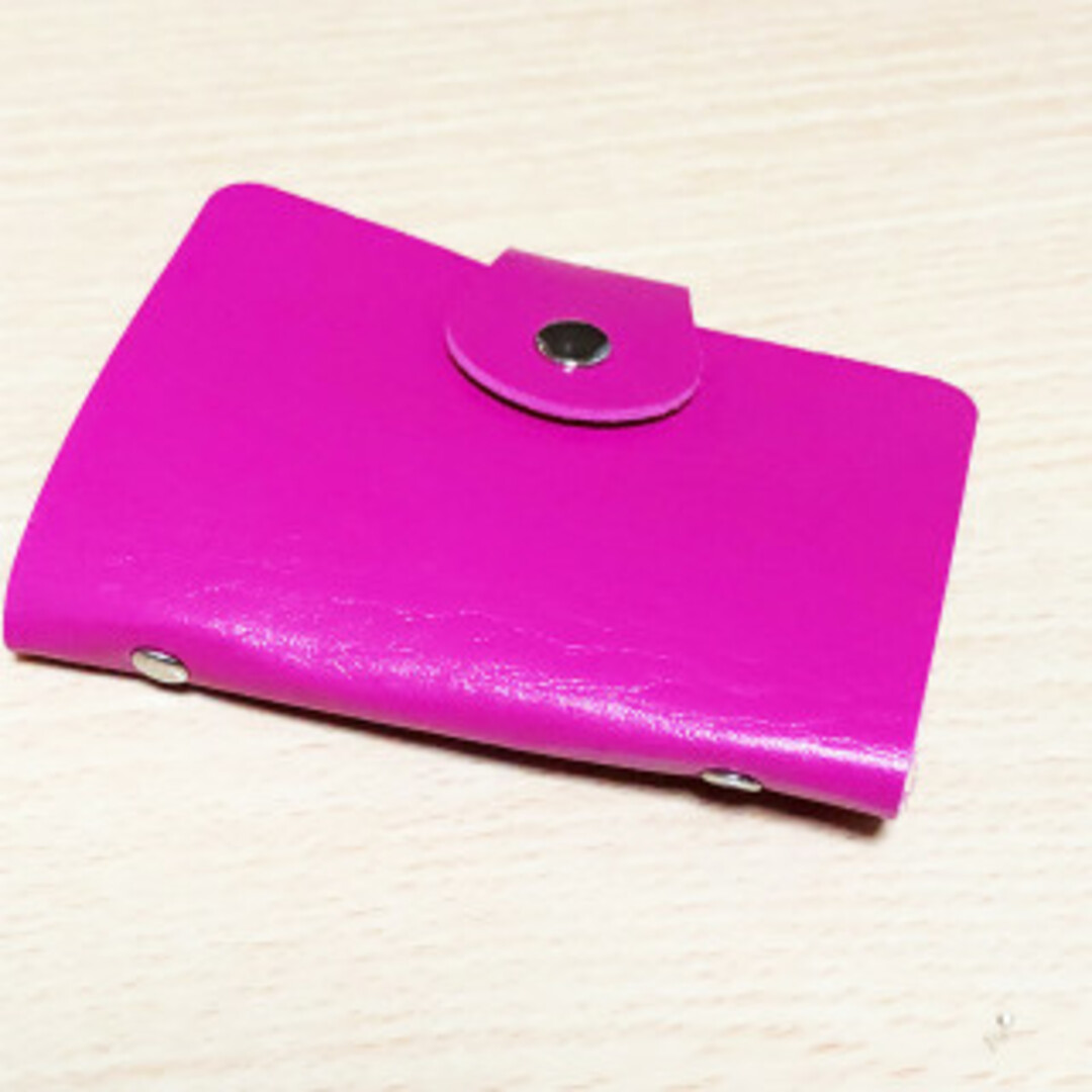 セール! 24枚収納可 コンパクト カードケース 濃ピンク レディースのファッション小物(名刺入れ/定期入れ)の商品写真