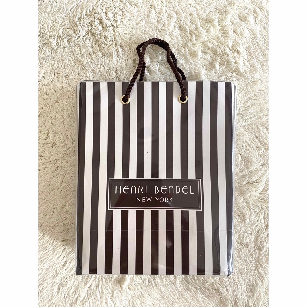 Henri Bendel(ヘンリベンデル)のヘンリベンデルショップ紙袋ショッパー大★ビニール加工 レディースのバッグ(ショップ袋)の商品写真