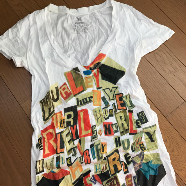 Hurley(ハーレー)のHurley♡VネックTシャツ レディースのトップス(Tシャツ(半袖/袖なし))の商品写真