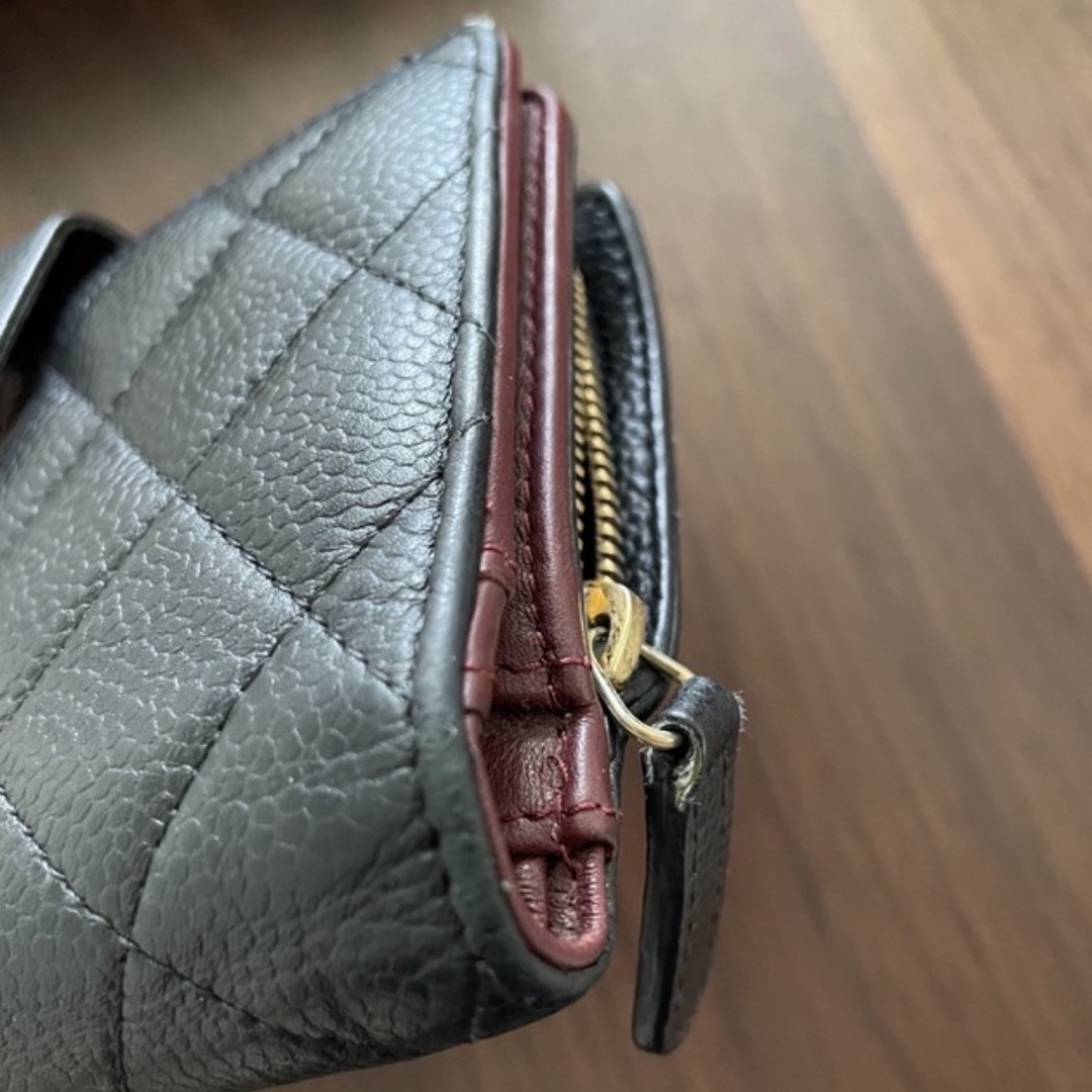 CHANEL - CHANEL キャビアスキン 二つ折り財布の通販 by @|シャネル