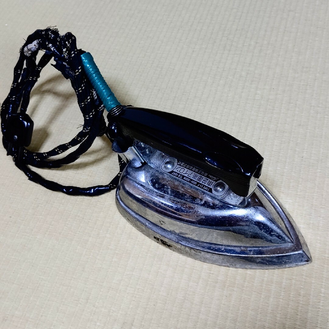 レア(骨董品) 昭和レトロ/東芝電気アイロン EI-7形 (非情に レア(骨董品) 昭和レトロ/東芝電気アイロン EI-7形 (非情に