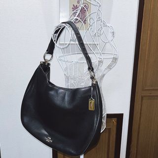 美品 COACH コーチ ショルダーバッグ 本革 レザー ブラック 7584