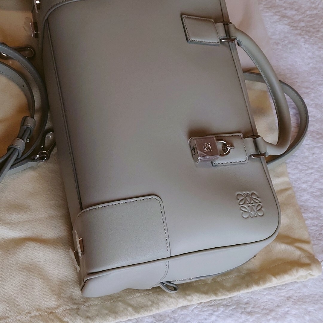 LOEWE - 限界値下げ☆超美品☆LOEWE ロエベ アマソナ28の通販 by Soda ...