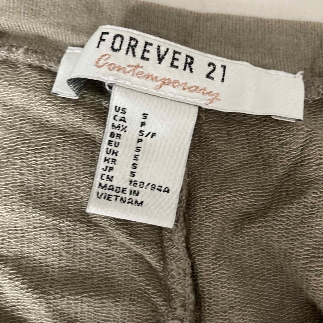 FOREVER 21(フォーエバートゥエンティーワン)のフォーエバー２１ワンピース　ロンT レディースのトップス(Tシャツ(半袖/袖なし))の商品写真