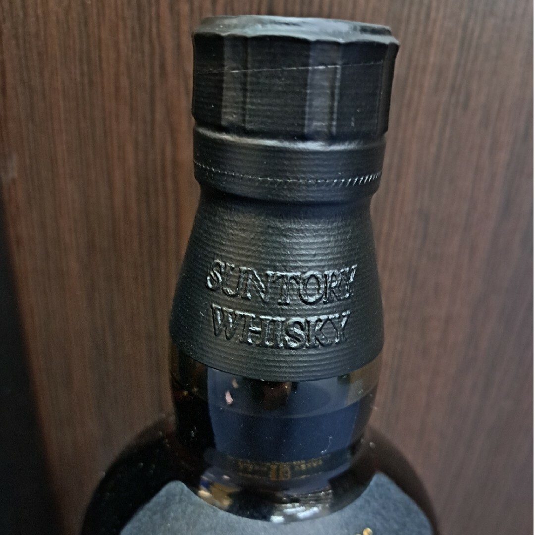 山崎18年 ホログラムシール付き 箱裏テープ跡ありの通販 by 山崎18年 ホログラムシール付き 箱裏テープ跡ありの通販 by