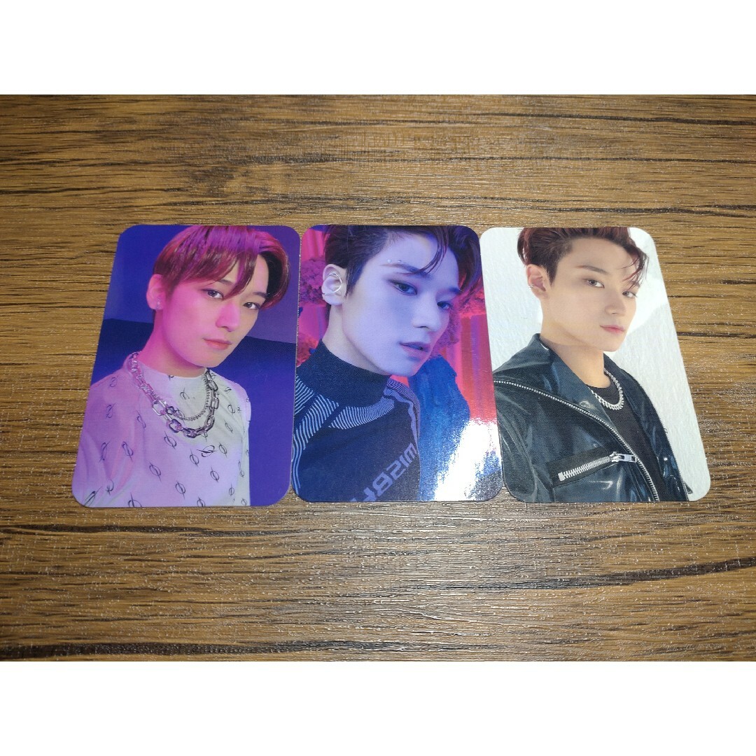 THEBOYZ breaking down ジュヨン PHOTOCARD