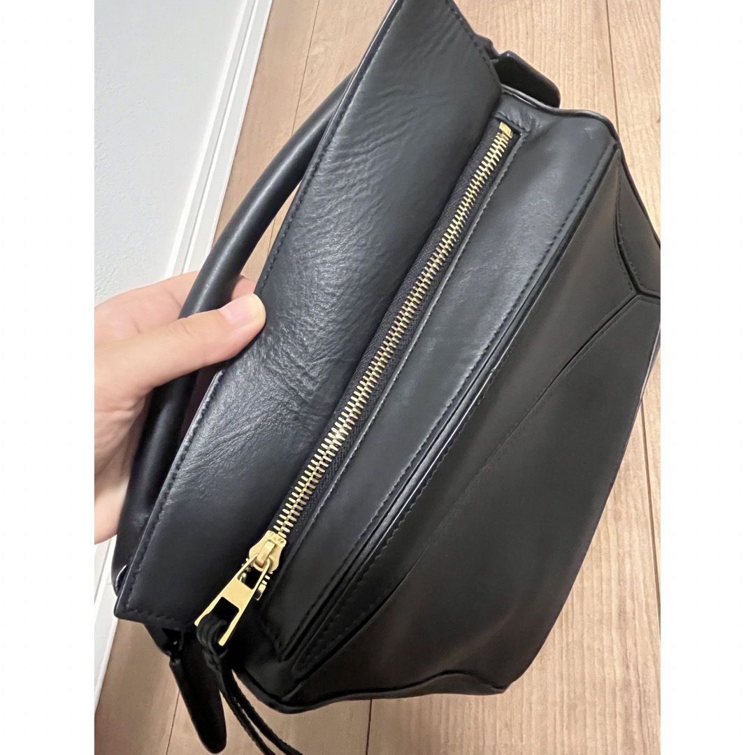 LOEWE(ロエベ)のLOEWE ローエー パズルバッグ スモール (サテンカーフ)ショルダーバッグ レディースのバッグ(ショルダーバッグ)の商品写真