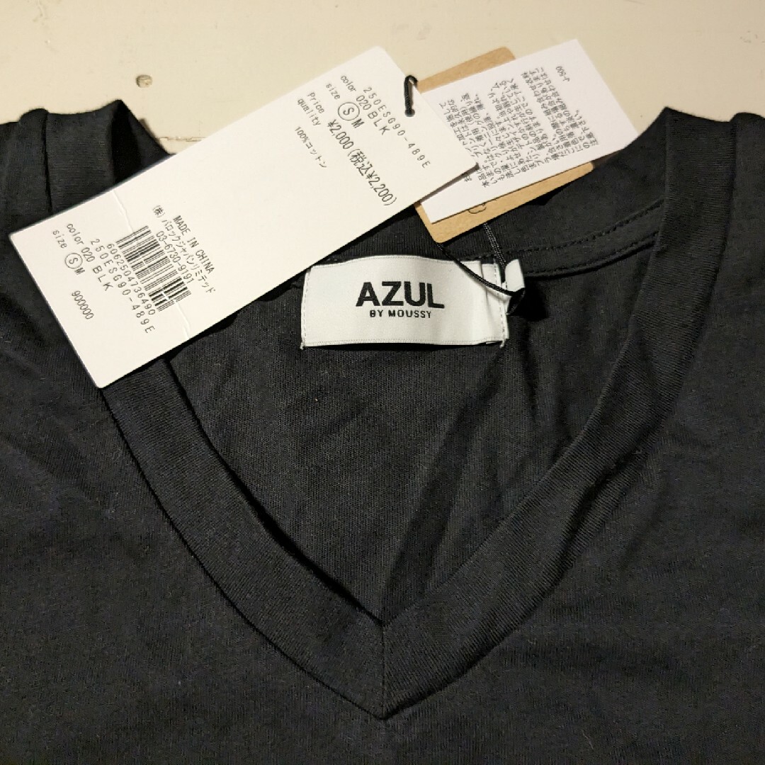 AZUL by moussy(アズールバイマウジー)の【タグ付】AZUL BY MOUSSUSSY　VネックTシャツ　黒　S レディースのトップス(Tシャツ(半袖/袖なし))の商品写真