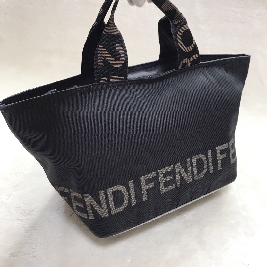 FENDI - 美品 FENDI フェンディ ロゴ トートバッグ レザー