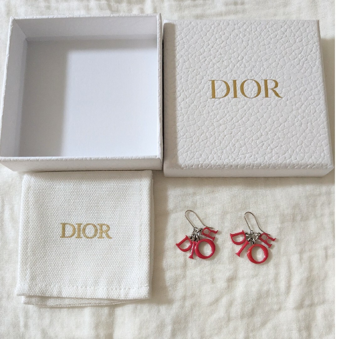 早い者勝　最終お値下げ　ほぼ未使用　極美品】Christian Dior　ピアス | フリマアプリ ラクマ