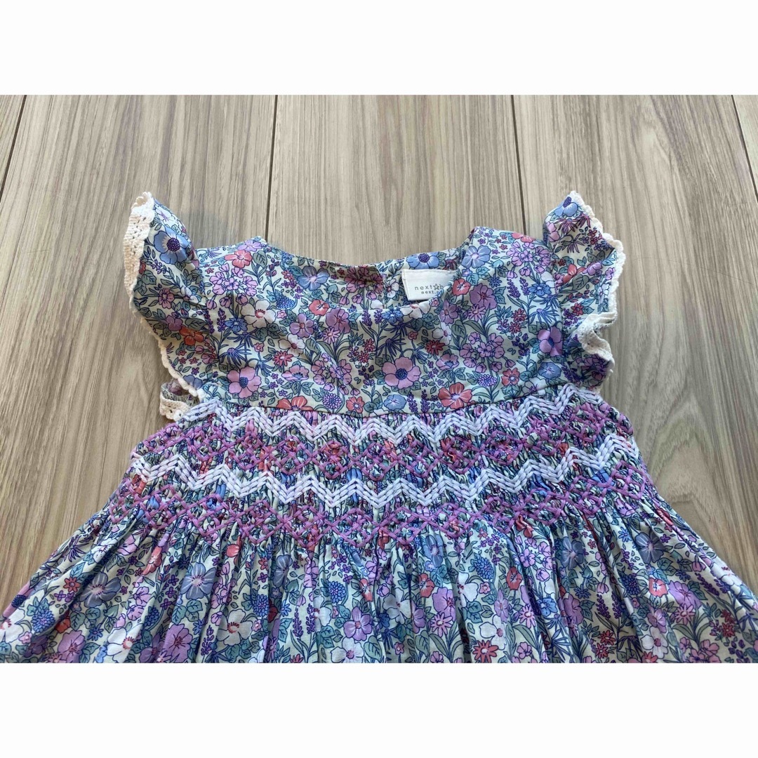 NEXT(ネクスト)のnext baby 小花柄ワンピース　ネクスト キッズ/ベビー/マタニティのキッズ服女の子用(90cm~)(ワンピース)の商品写真