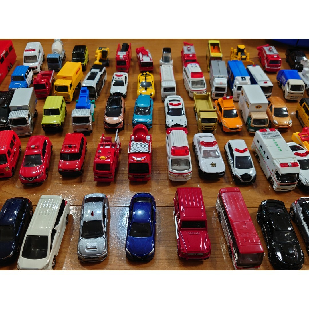 トミカシリーズ - 専用品!トミカセットの通販 by メロンパン|トミカ
