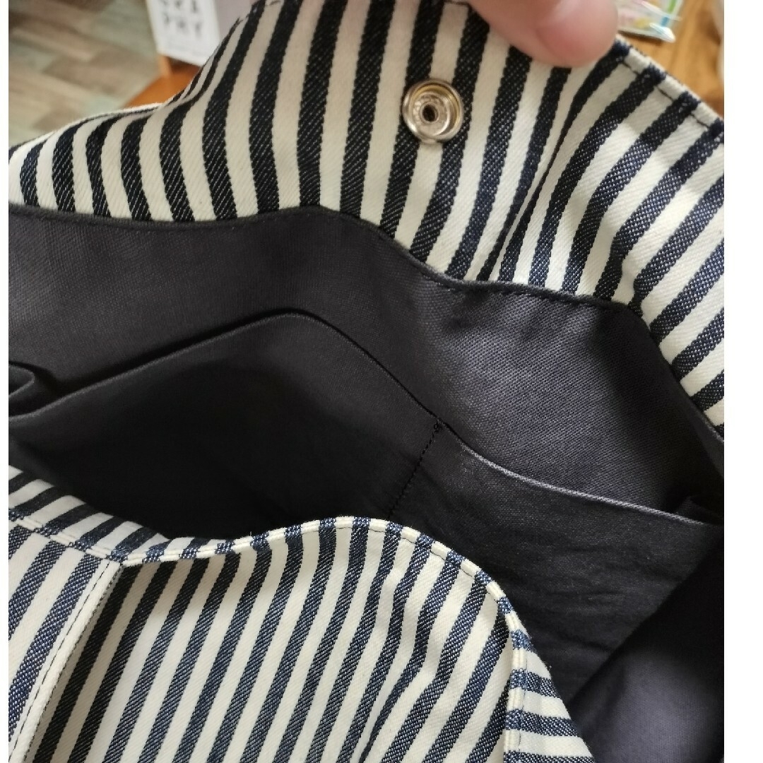 Vivienne Westwood(ヴィヴィアンウエストウッド)のﾎﾞｱｵｰﾌﾞﾊﾟｯﾁ刺繍ﾄｰﾄ 付属袋付き レディースのバッグ(トートバッグ)の商品写真