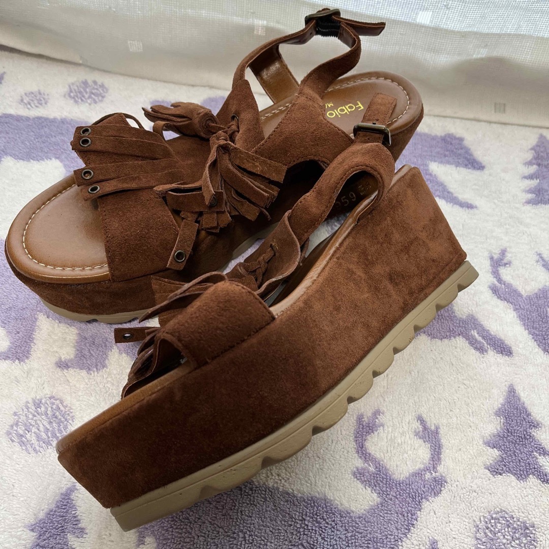 未使用品　MADE IN ITALY  サンダル　厚底　ブラウン レディースの靴/シューズ(サンダル)の商品写真