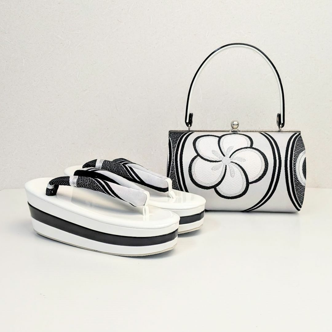 和装 草履バッグセット 帯地 梅 黒×白 3枚芯 フリーサイズ k19-8 レディースの水着/浴衣(着物)の商品写真