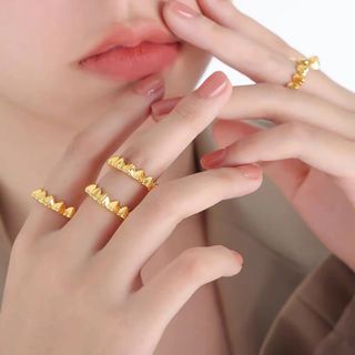 ザラ(ZARA)のハートの花輪　金色リング　ゆめかわ　vintage 量産系　地雷系　ロリータ(リング(指輪))