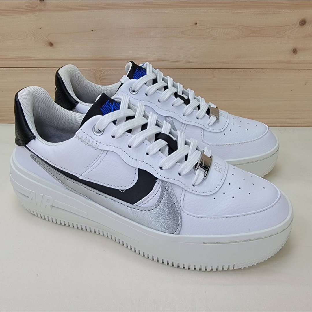 NIKE AIR FORCE 1 LV8 24cm