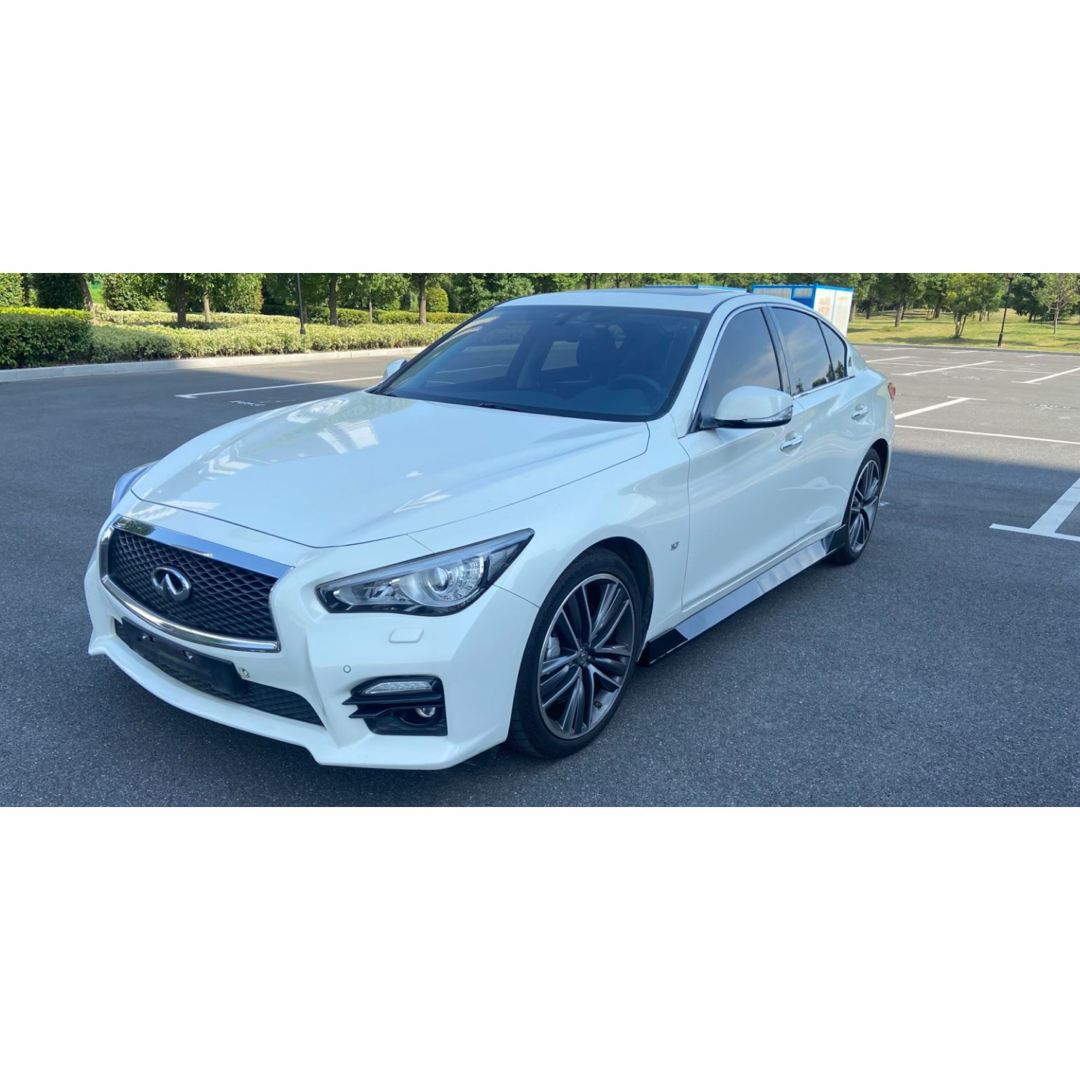 Infinity(インフィニティ)の2014インフィニティ・Q50 4段式　サイドスカート 自動車/バイクの自動車(車種別パーツ)の商品写真