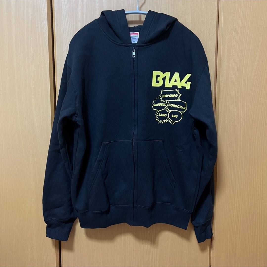 B1A4(ビーワンエーフォー)のB1A4／ジップアップパーカー エンタメ/ホビーのタレントグッズ(アイドルグッズ)の商品写真