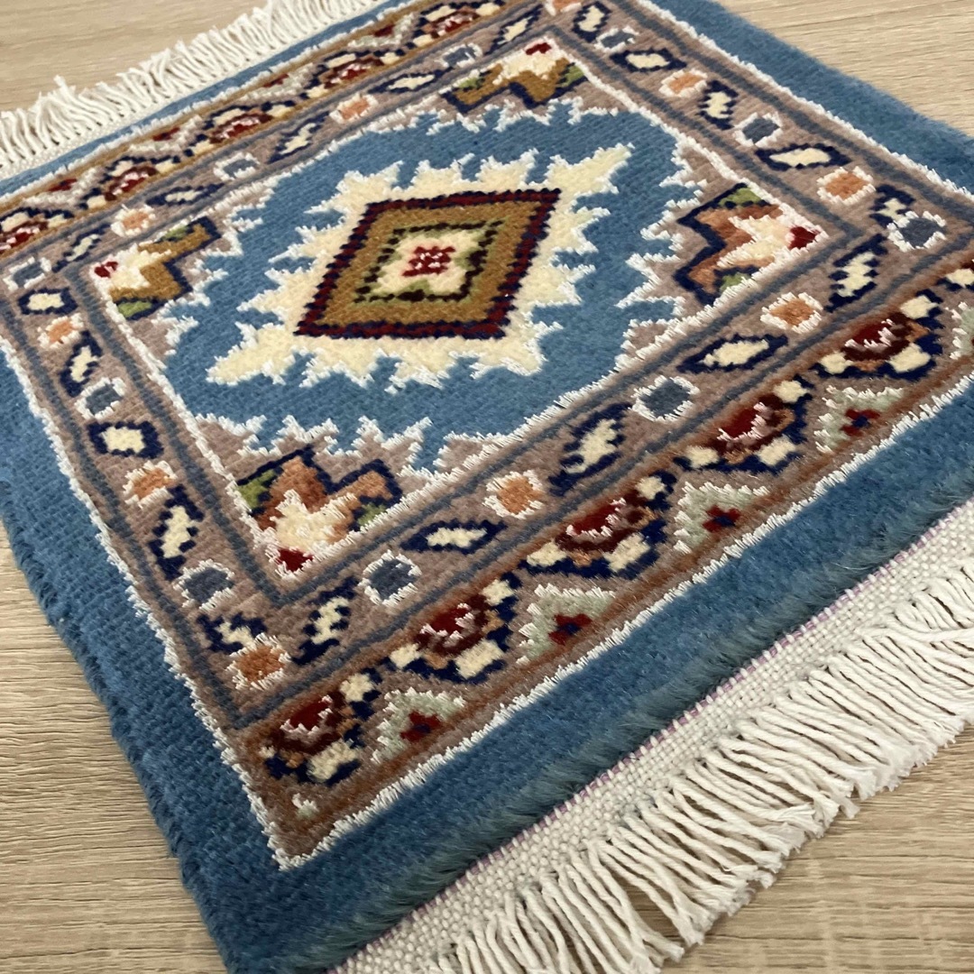 手織り絨毯　パキスタン産　ミニラグ　30cmx34cm 3