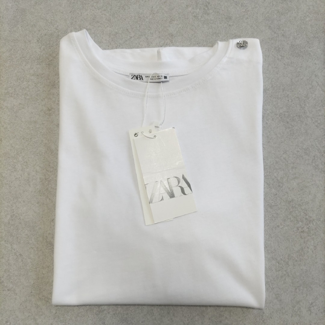 ZARA(ザラ)の新品 ZARA ザラ レディース ビジュー ジュエリー  Tシャツ L レディースのトップス(Tシャツ(半袖/袖なし))の商品写真