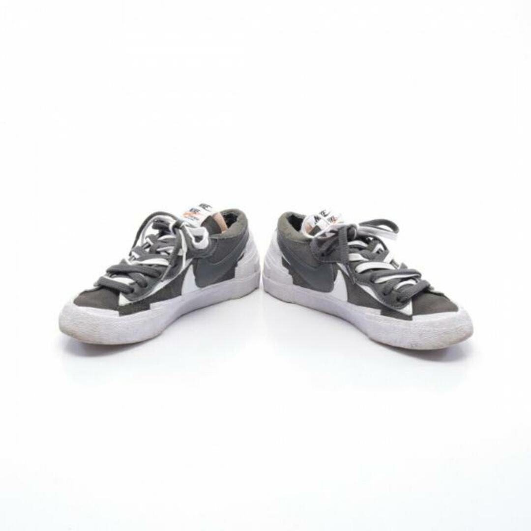 NIKE(ナイキ)のNIKE BLAZER LOW × Sacai スニーカー レザー スエード グレー ホワイト メンズの靴/シューズ(スニーカー)の商品写真