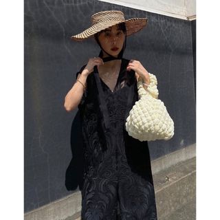 アメリヴィンテージ(Ameri VINTAGE)のAMERI CHLOE V NECK ROMPERS(サロペット/オーバーオール)