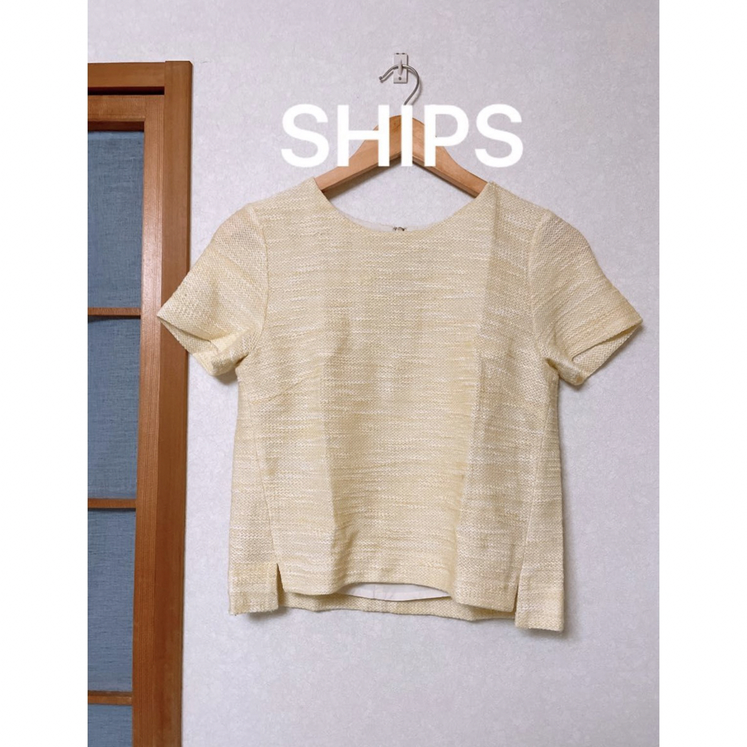 SHIPS(シップス)のSHIPS 半袖トップス　オフィスカジュアル　イエロー　上品 レディースのトップス(シャツ/ブラウス(長袖/七分))の商品写真