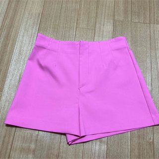 ザラ(ZARA)のZARA 新品　ピンクショートパンツ(ショートパンツ)