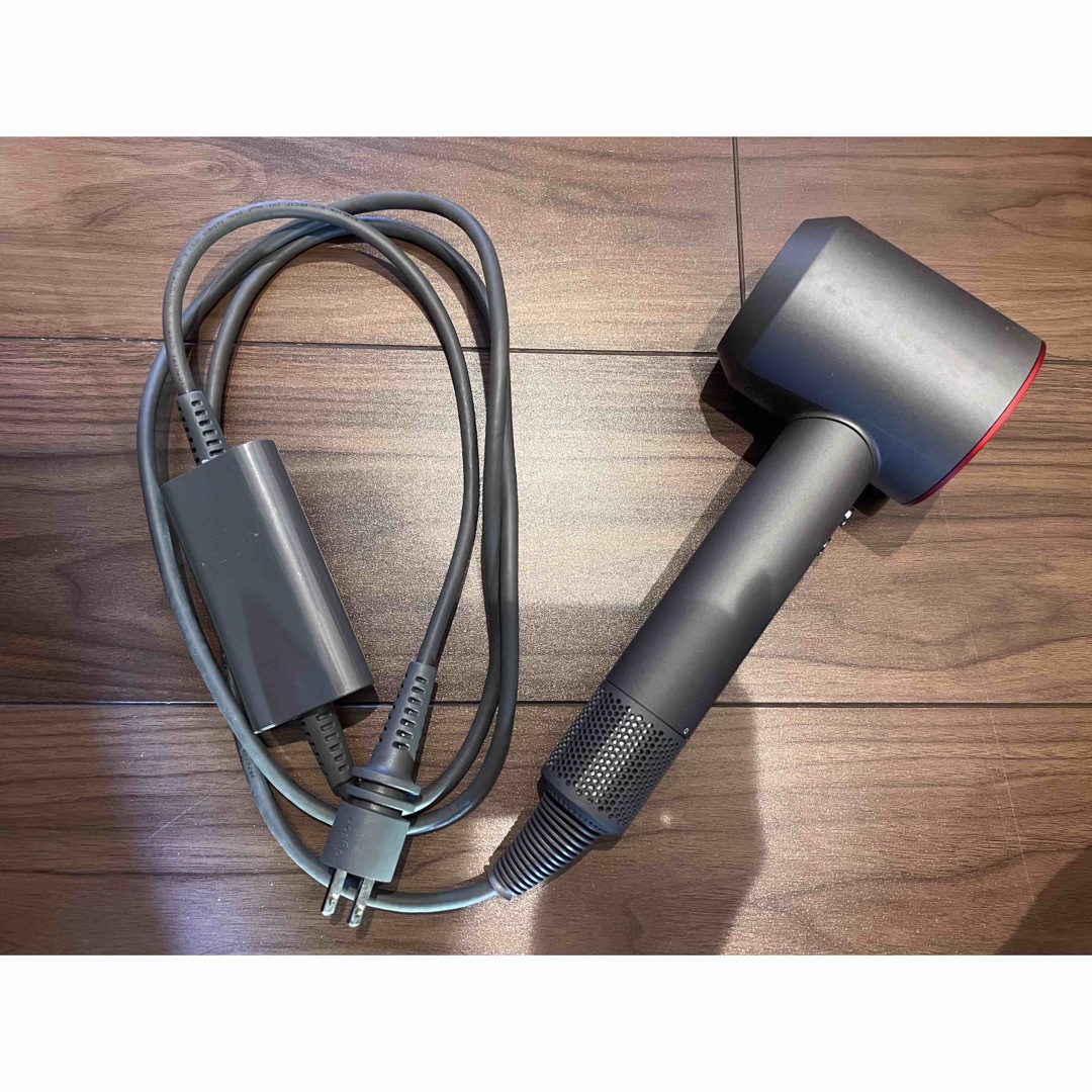 Dyson(ダイソン)の【最新モデル・新品】ダイソン ヘアドライヤー アイアン/レッド スマホ/家電/カメラの美容/健康(ドライヤー)の商品写真