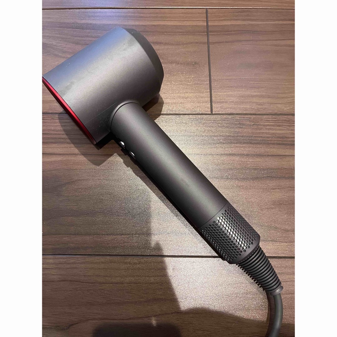 Dyson(ダイソン)の【最新モデル・新品】ダイソン ヘアドライヤー アイアン/レッド スマホ/家電/カメラの美容/健康(ドライヤー)の商品写真