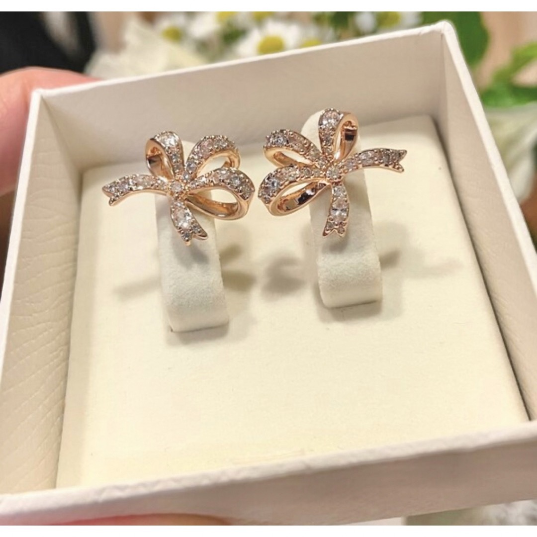 SWAROVSKI - スワロフスキー Volta リボンピアス ローズゴールド ☆ 美