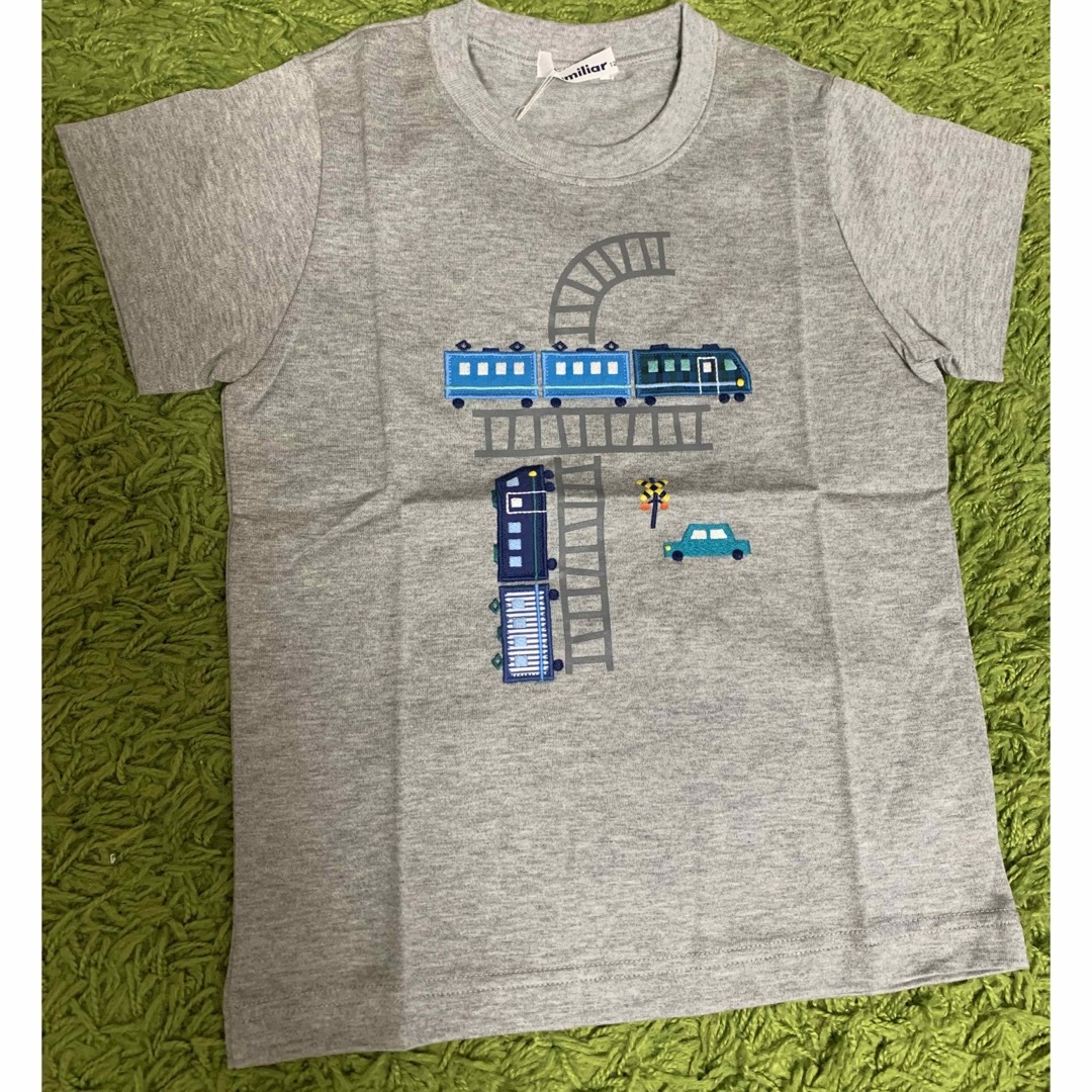 ☆ファミリア　電車柄　Tシャツ　120㎝　グレー☆オシャレ　お出かけ　男の子