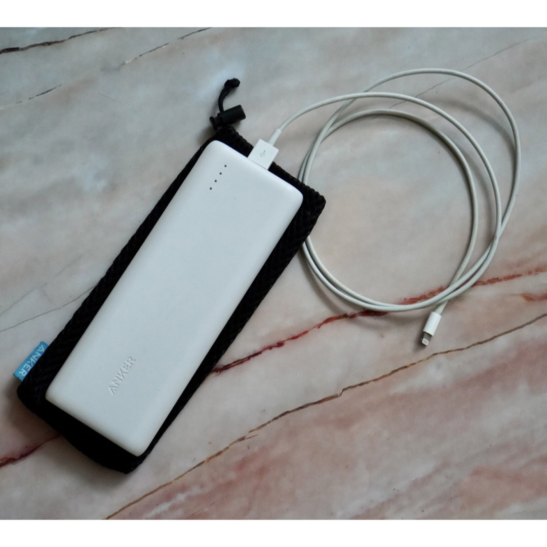 Anker(アンカー)のANKER POWERCORE 20100 WHITE スマホ/家電/カメラのスマートフォン/携帯電話(バッテリー/充電器)の商品写真