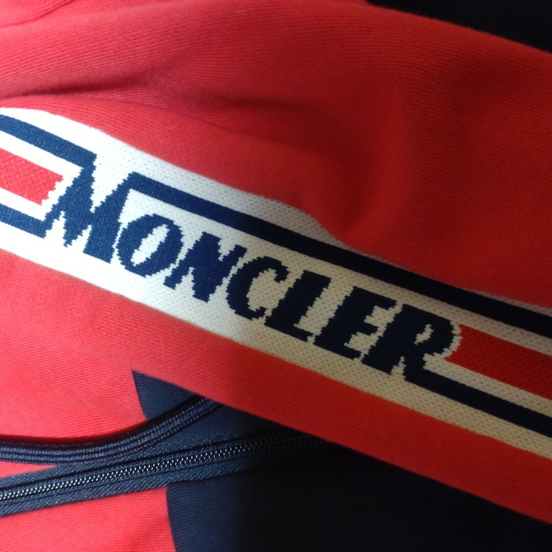 MONCLER(モンクレール)の美品MONCLERモンクレールスウェットパーカー　L メンズのトップス(パーカー)の商品写真